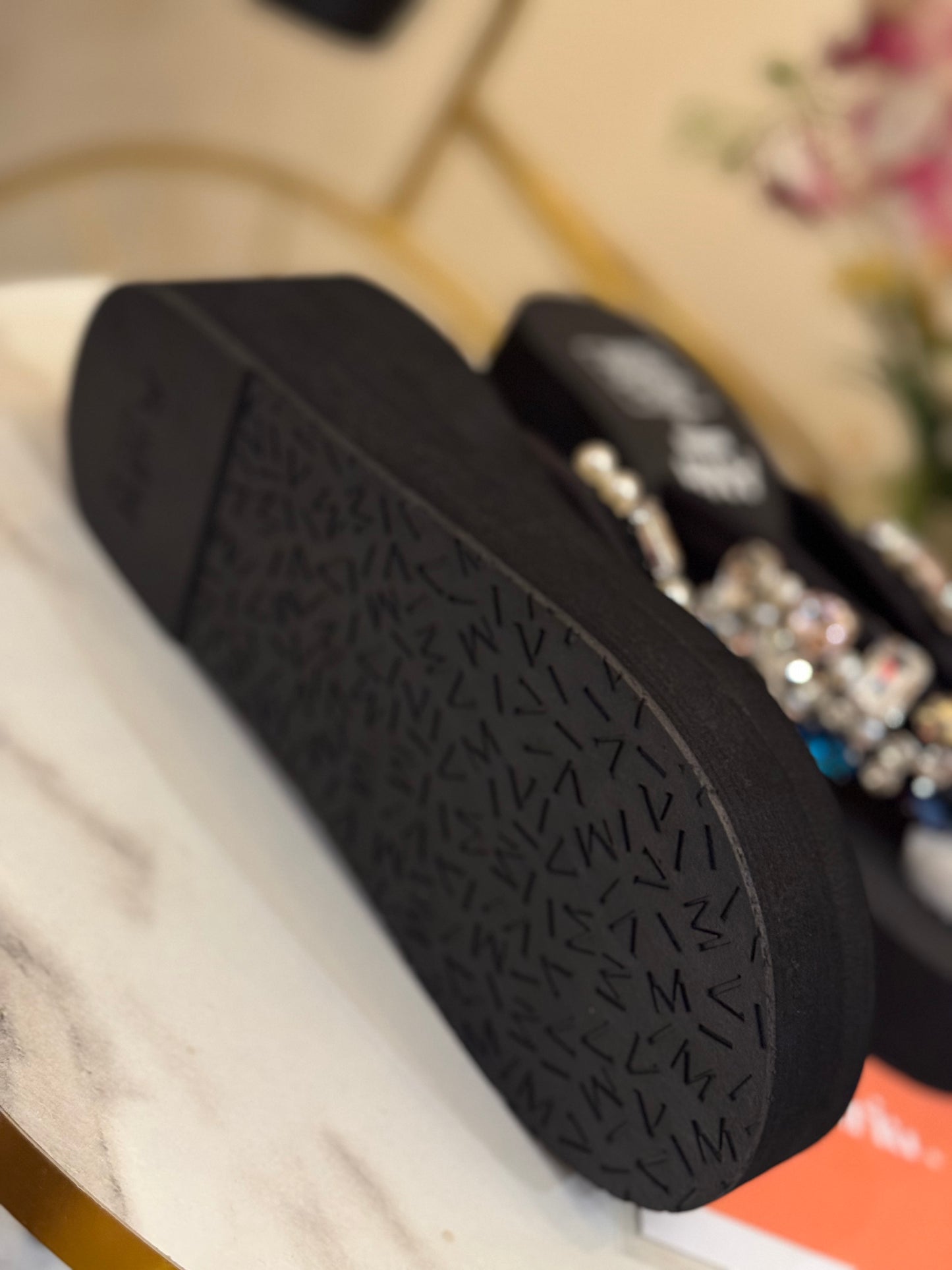 Imported wedges - Black