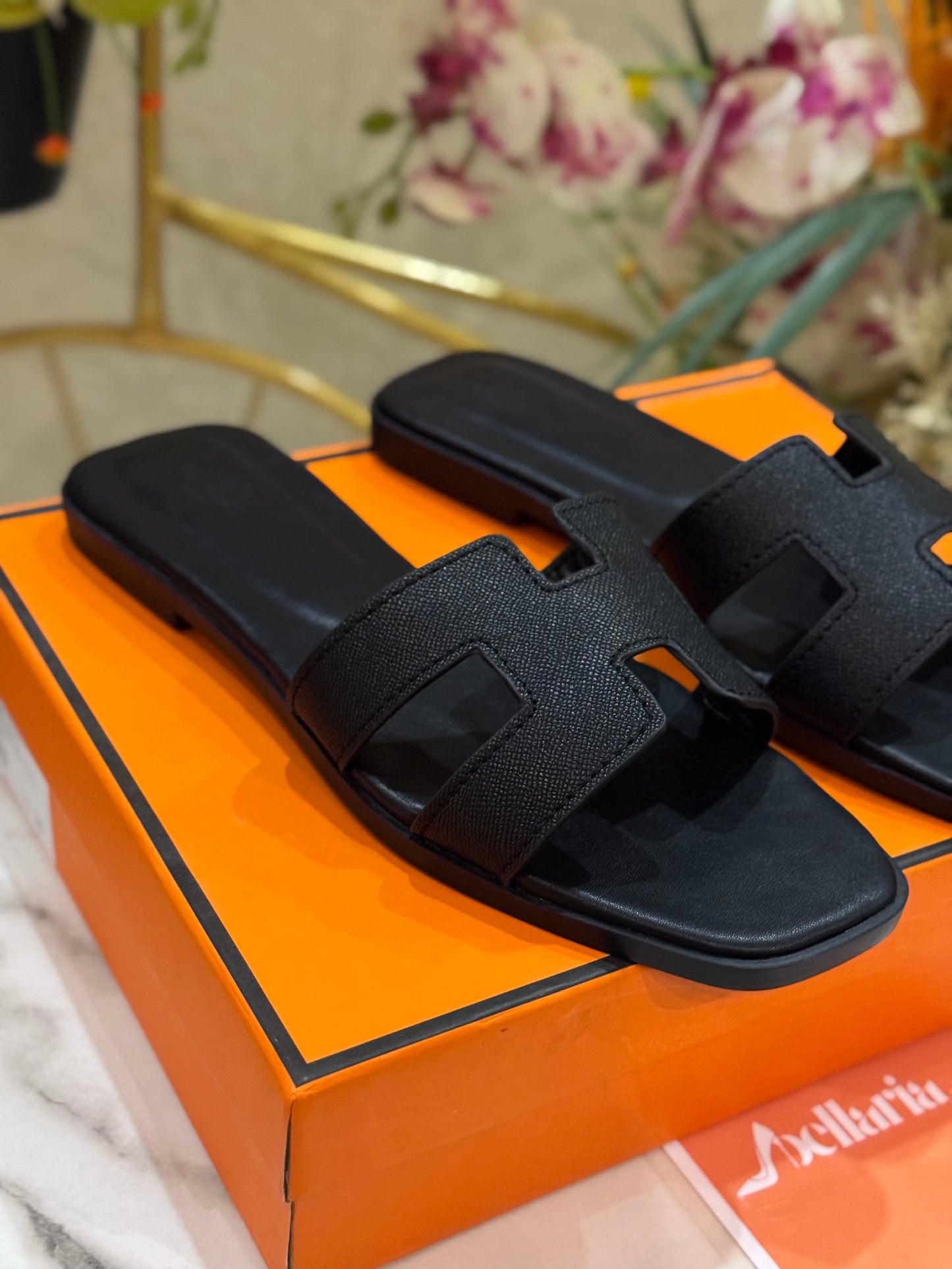 HMES ORAN FLATS BLACK - Premium batch