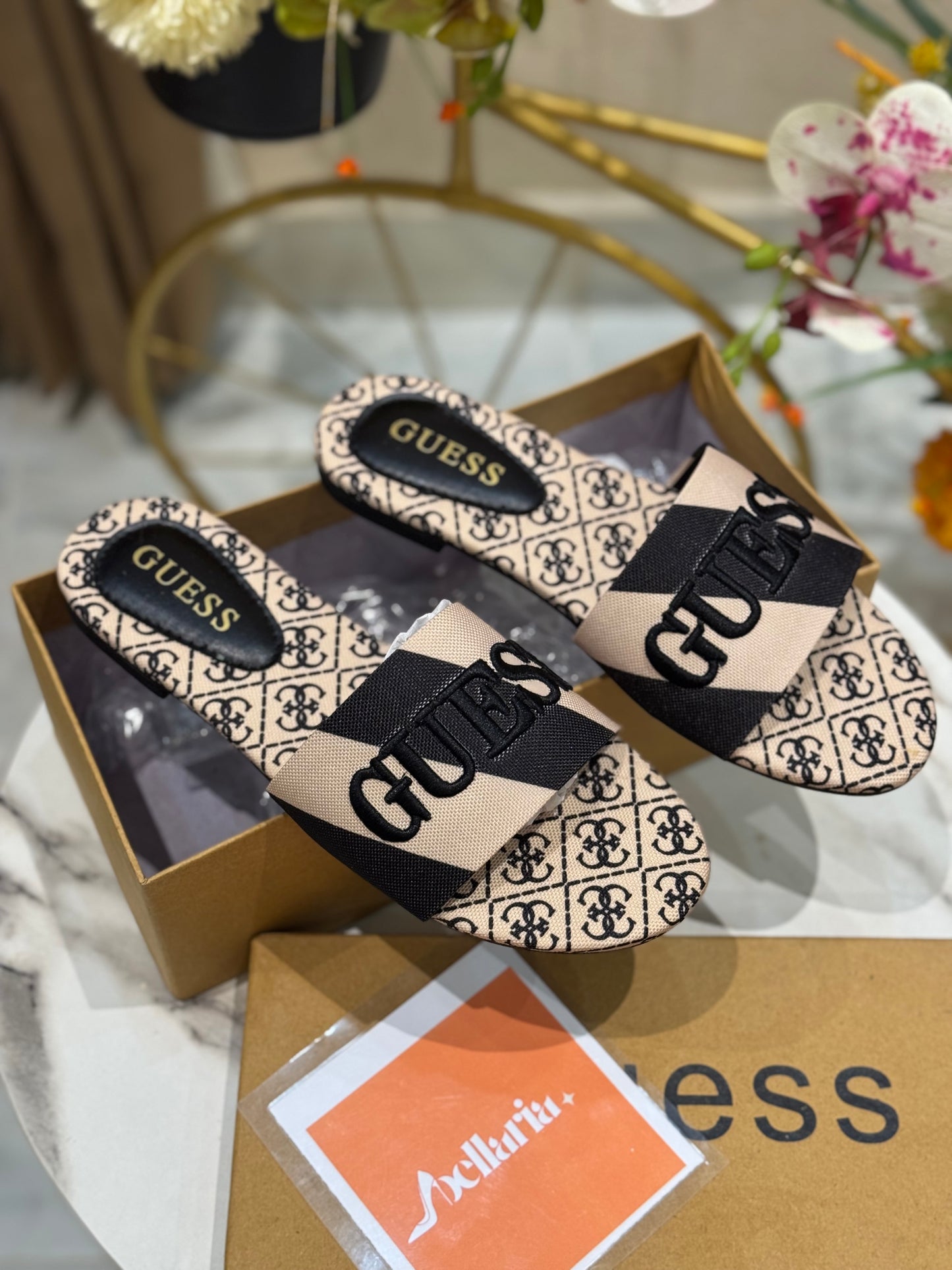 G U E S S Harini Flats - Black
