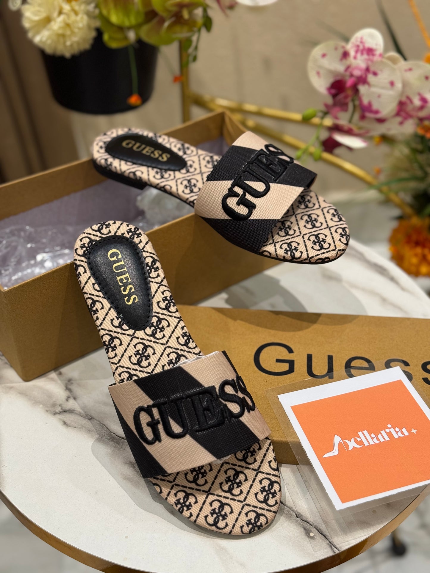 G U E S S Harini Flats - Black