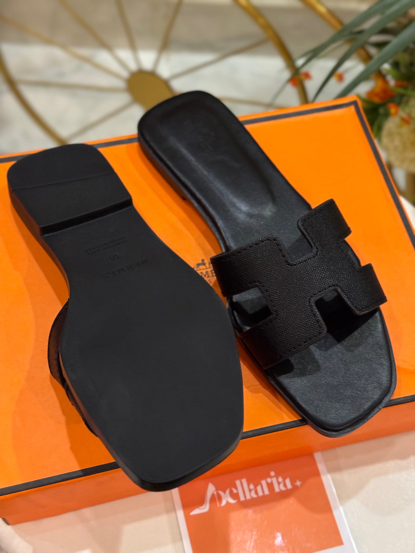 HMES ORAN FLATS BLACK - Premium batch