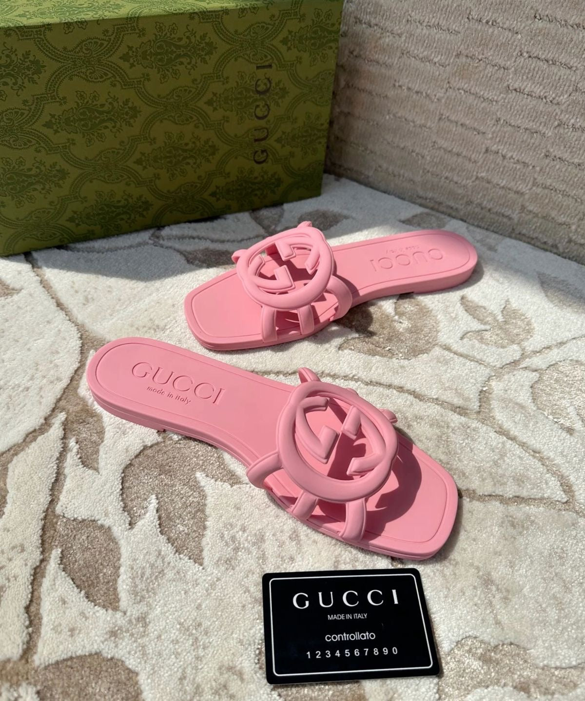 GC INTERLOCKING SLIDE - Baby pink (imported)