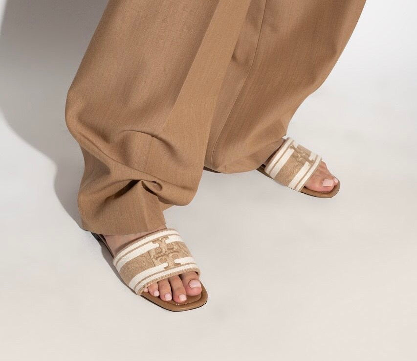TR EMBROIDERY LINT FLATS - BROWN