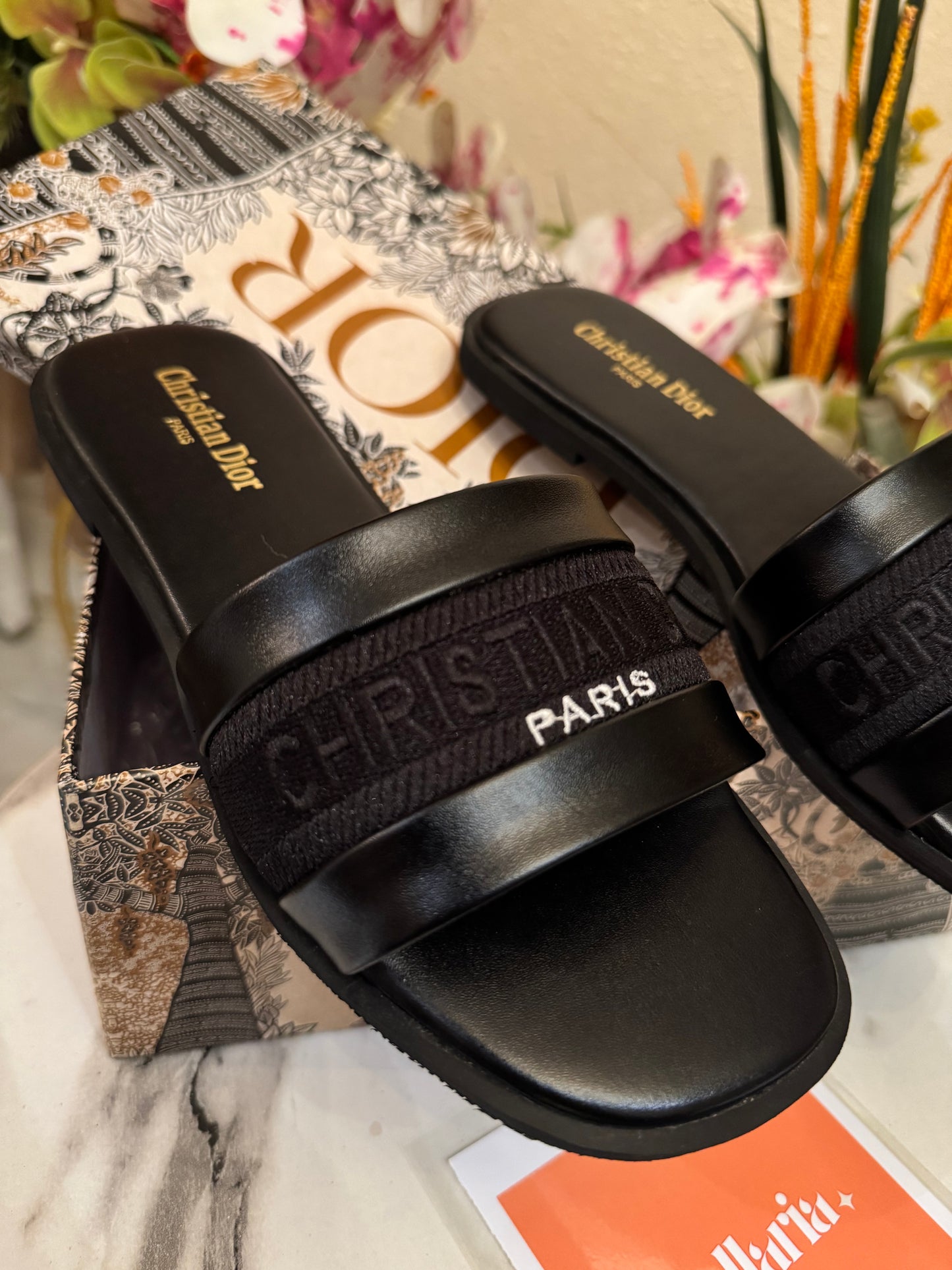 D’way slides embroidery - Black