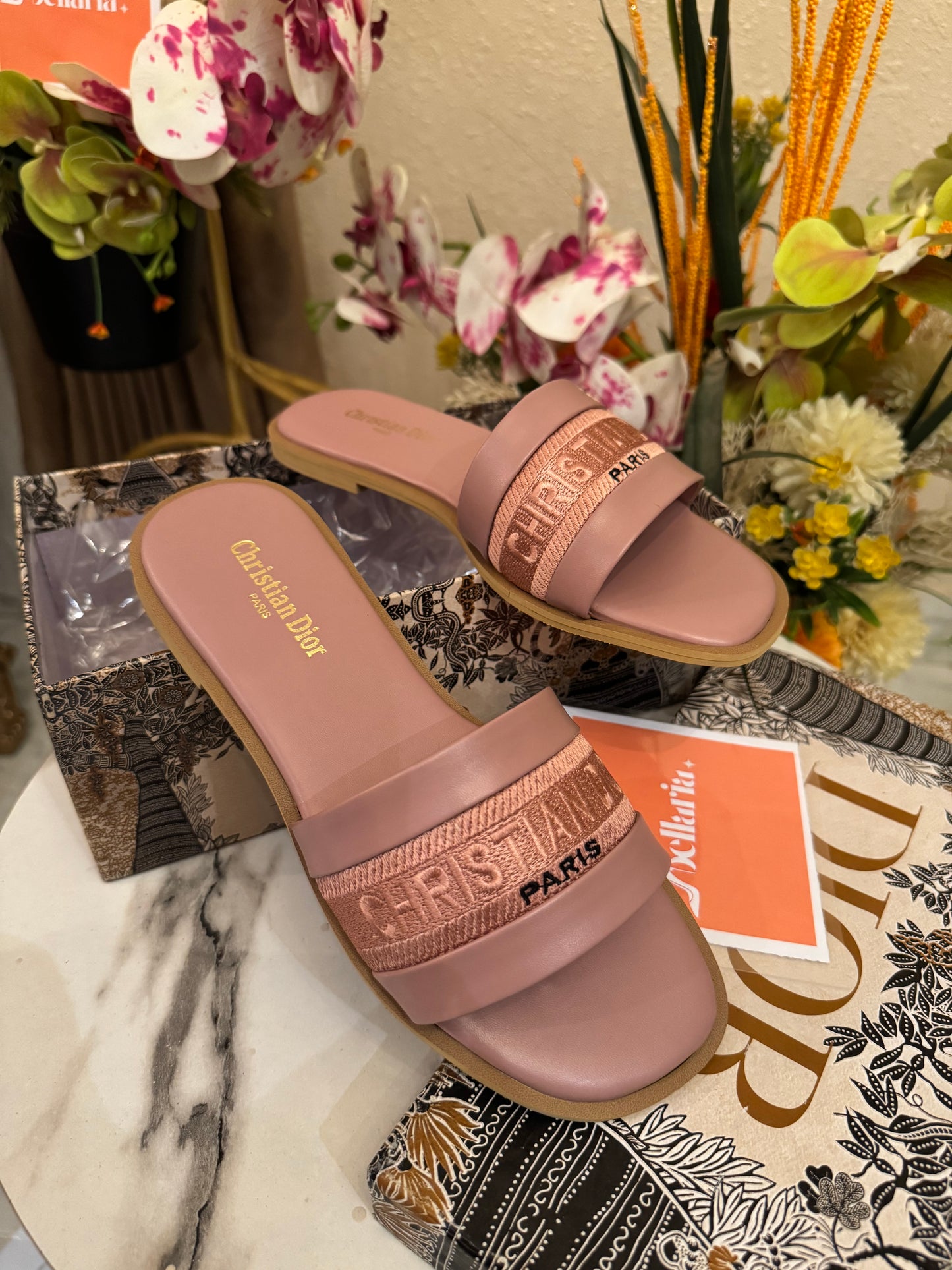 D’way slides embroidery - Decent Pink