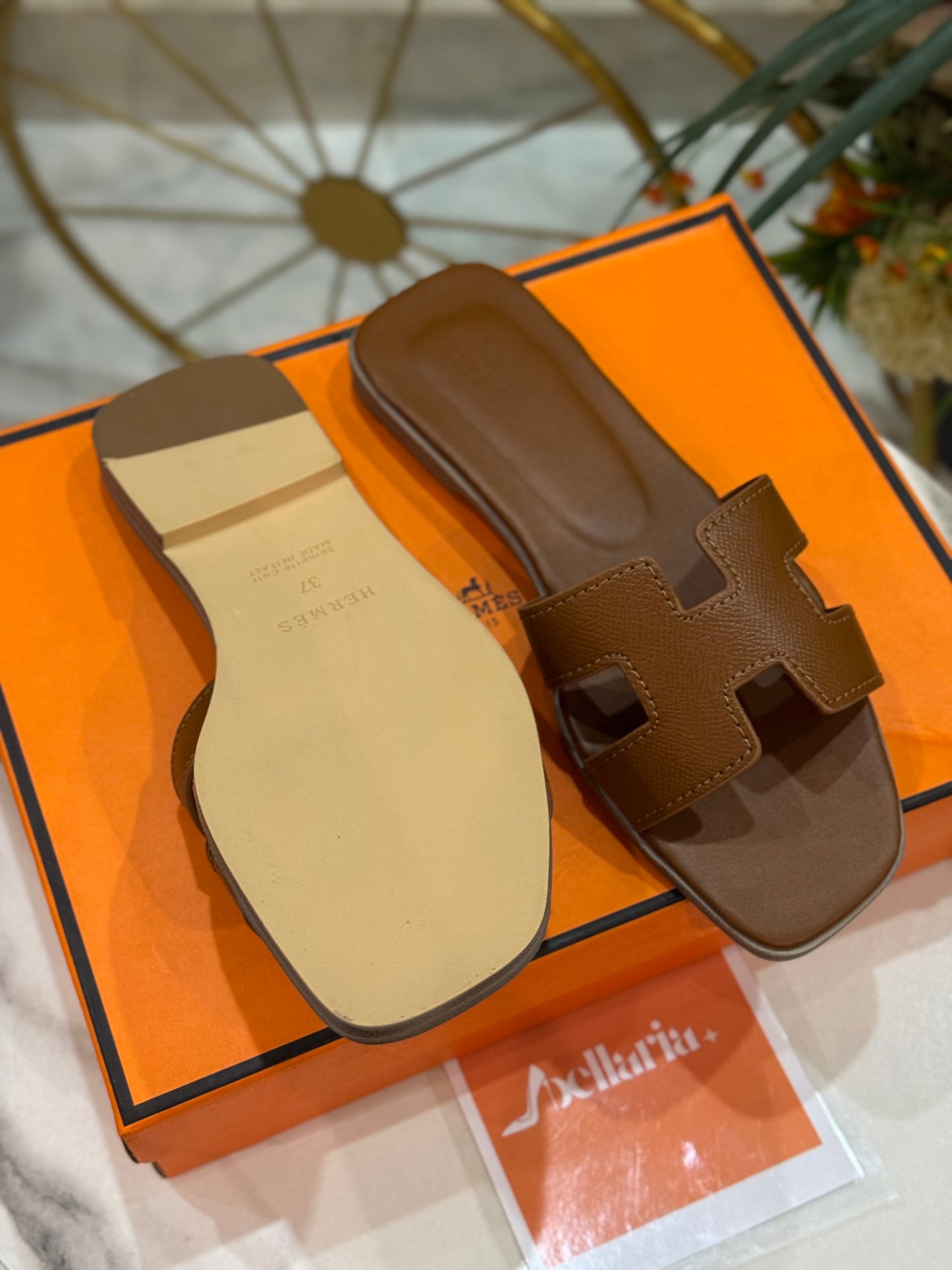 HMES ORAN FLATS BROWN - Premium batch