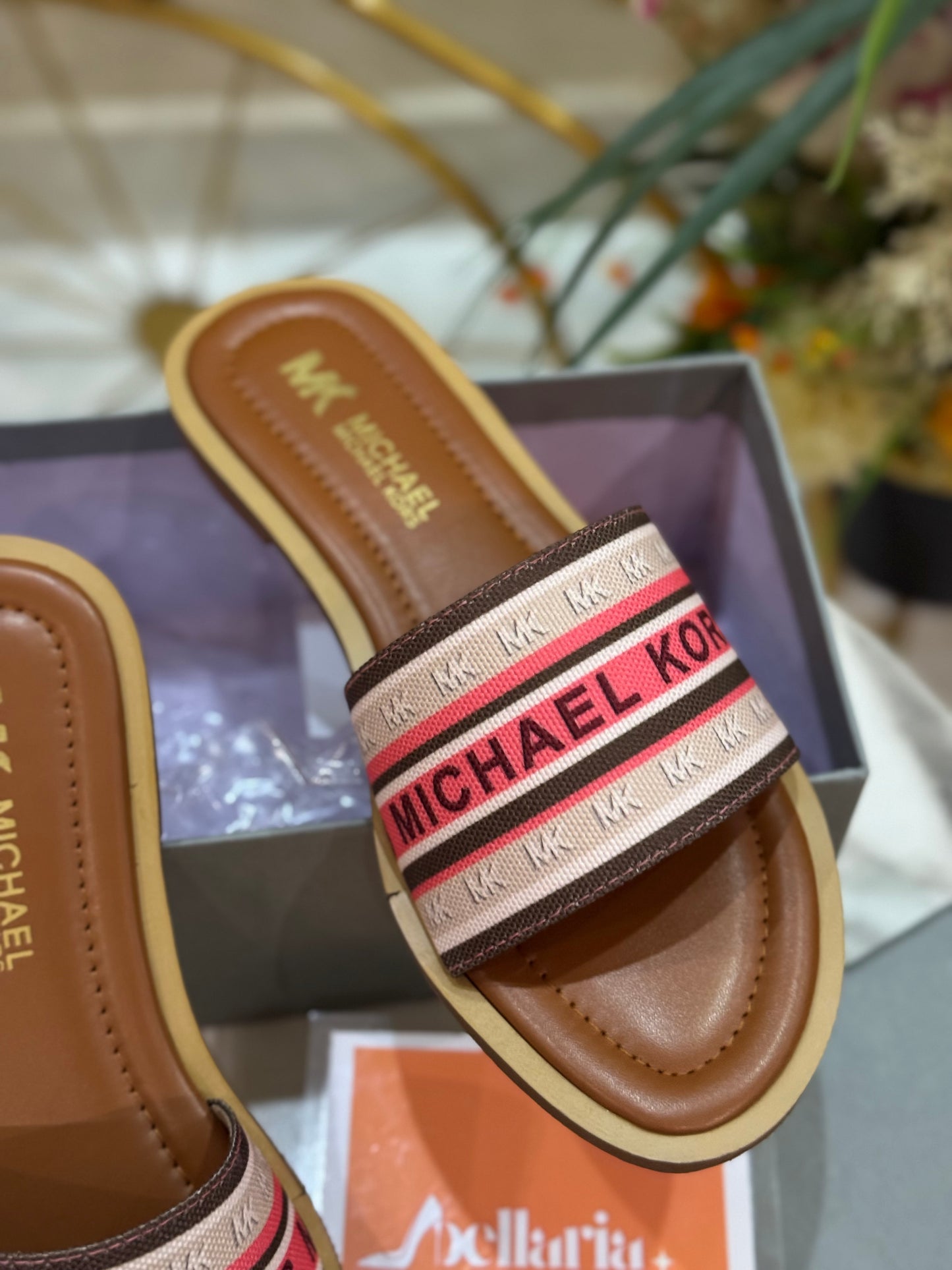 MK PARAGON - Brown
