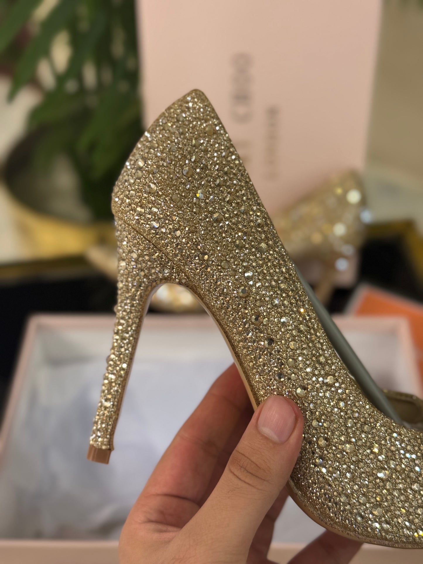 JIMMY CHO GODIVA HEEL - GOLD