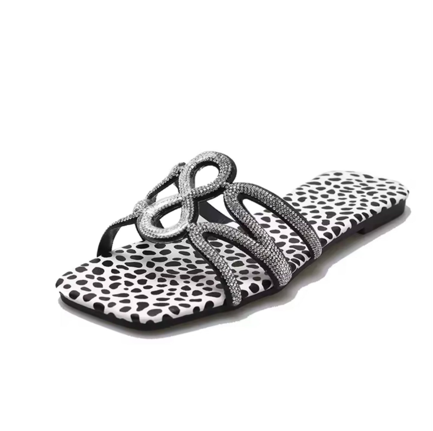 ZR LEERA FLATS