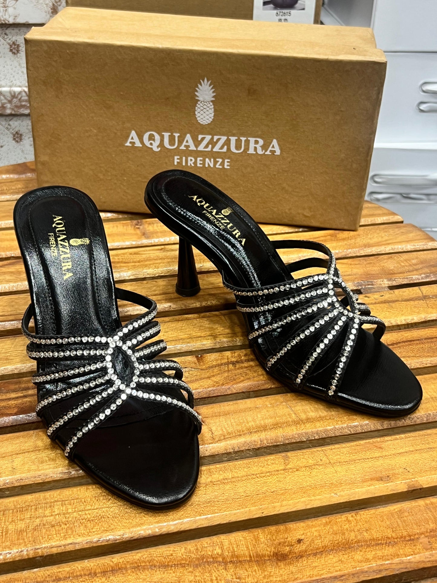 BELLARIA AQUA EMBR HEEL - BLACK