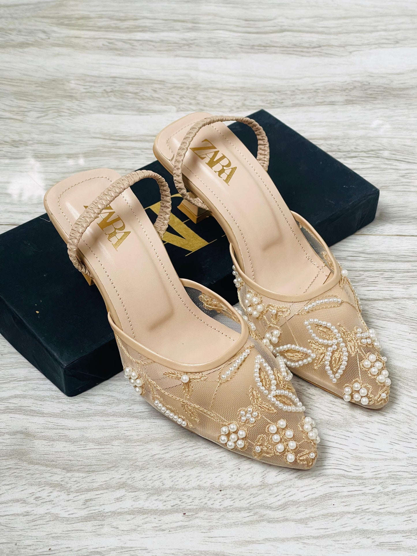 Bellaria ZR Flinta Heel (Embroidery) - Beige