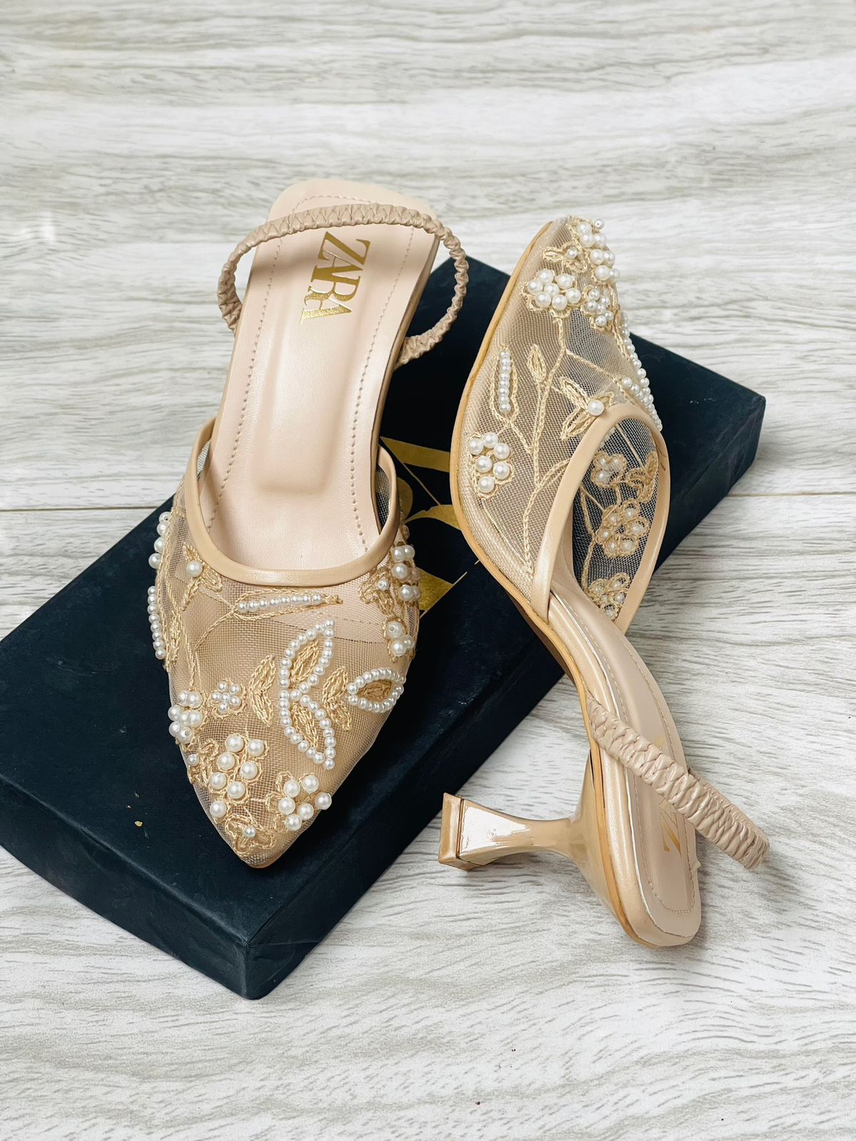 Bellaria ZR Flinta Heel (Embroidery) - Beige