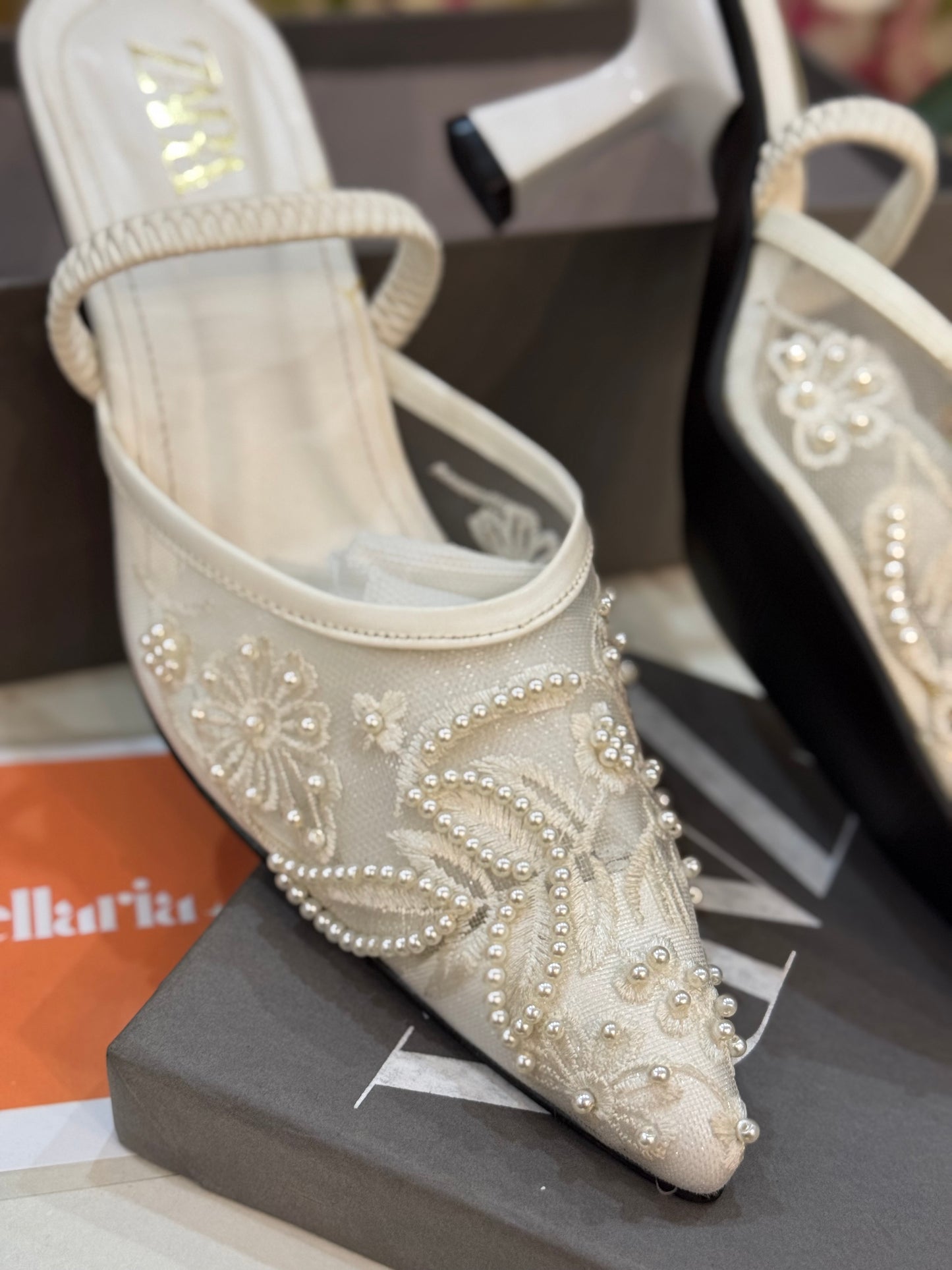 EMBROIDERY HEEL - White (premium batch)