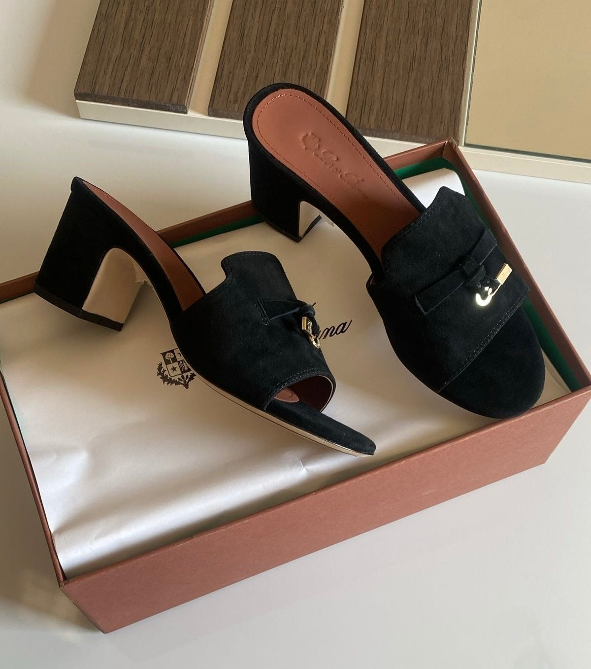 LORO PIA-NA CHARM SANDAL - BLACK