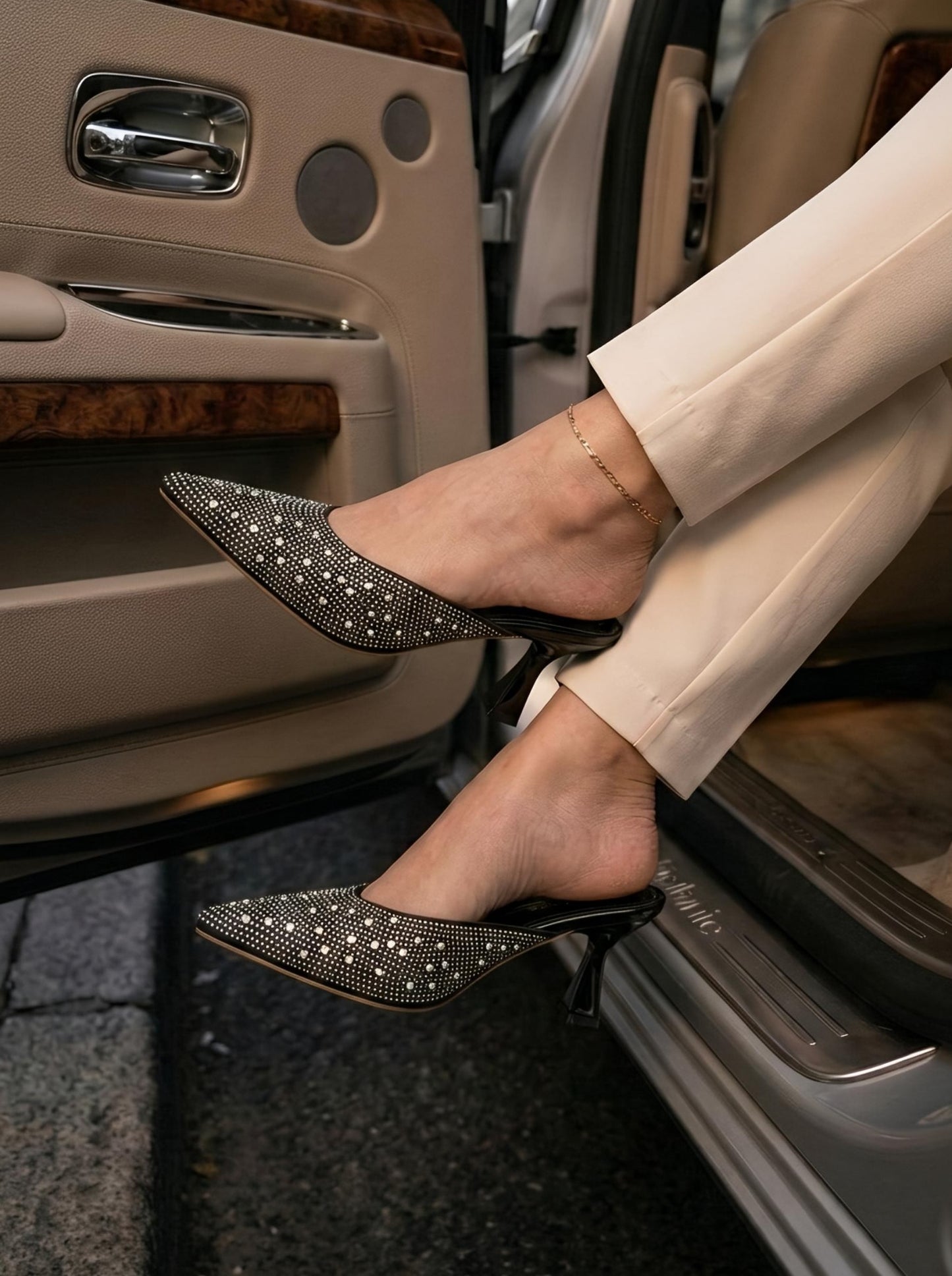 Glim Kitten Heel - Black