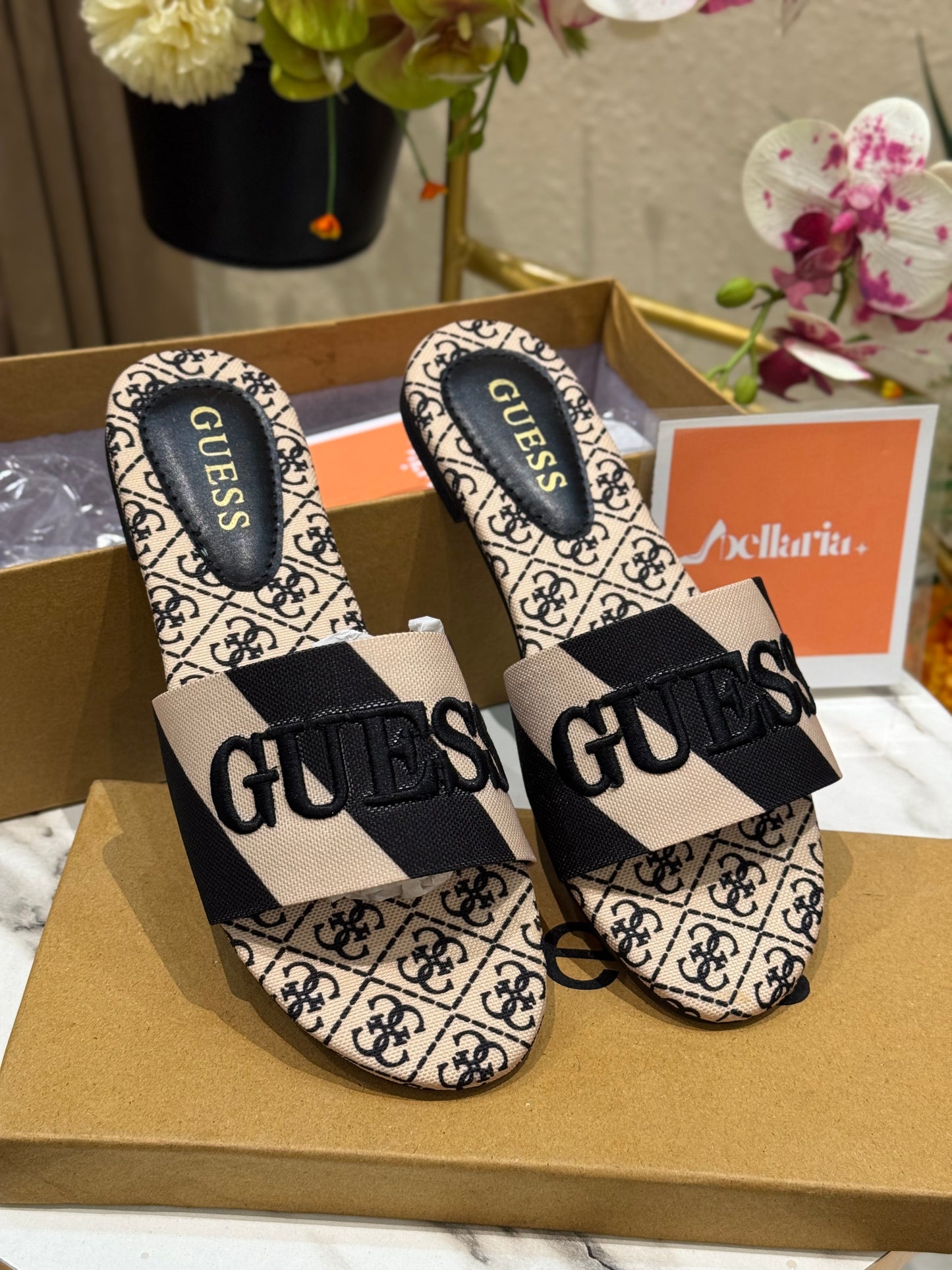 G U E S S Harini Flats - Black