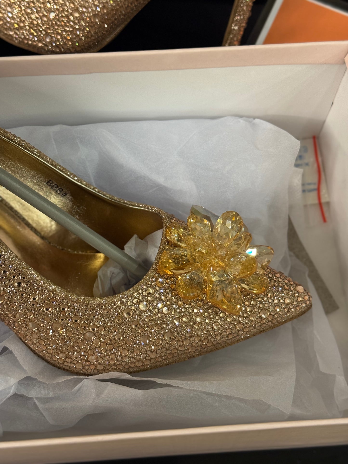 JIMMY CHO GODIVA HEEL - CHAMPAGNE