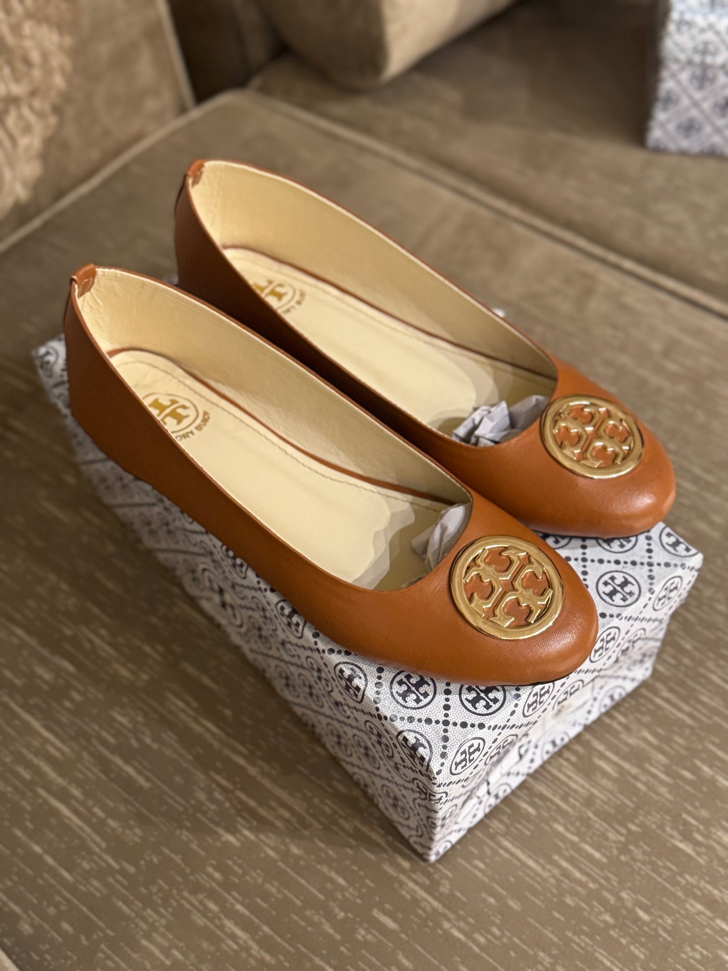 TB CHELSEA PUMPS - BROWN