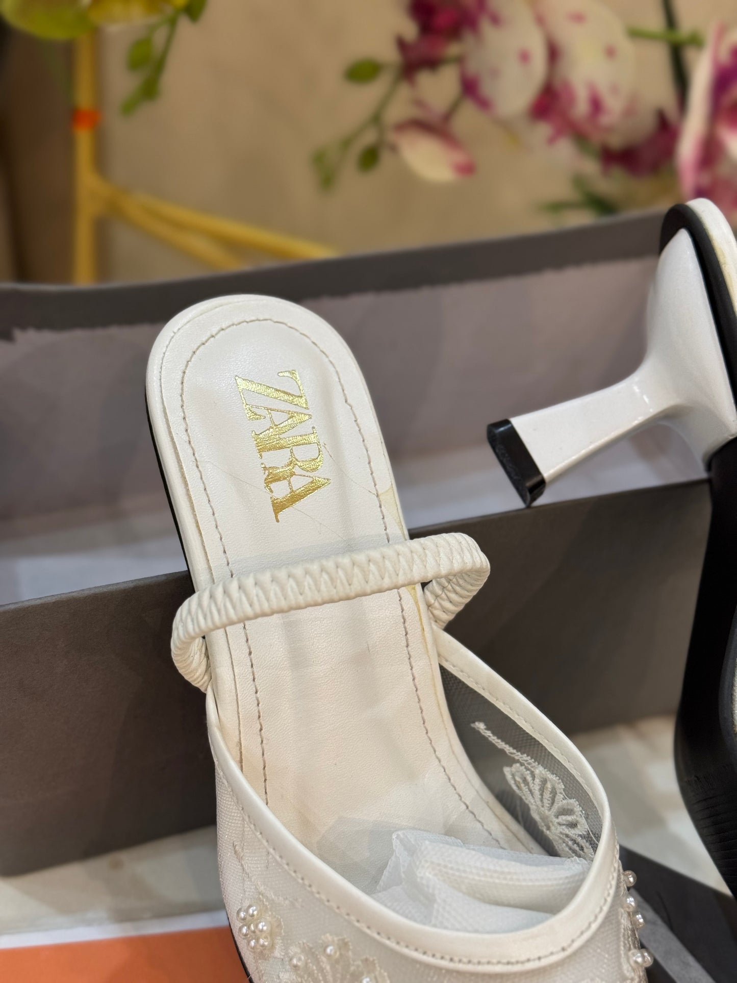 EMBROIDERY HEEL - White (premium batch)