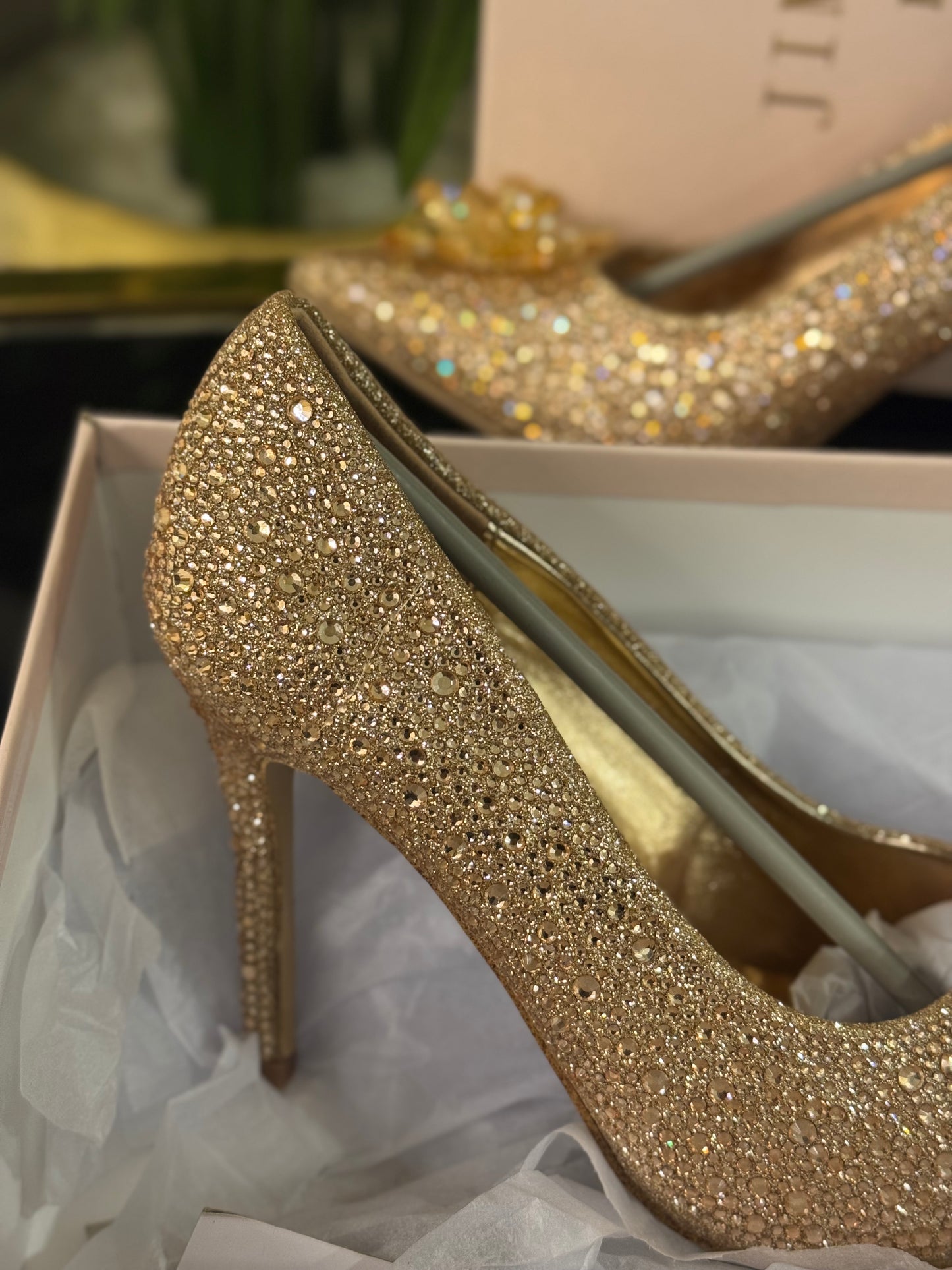 JIMMY CHO GODIVA HEEL - CHAMPAGNE