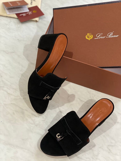 LORO PIA-NA CHARM SANDAL - BLACK