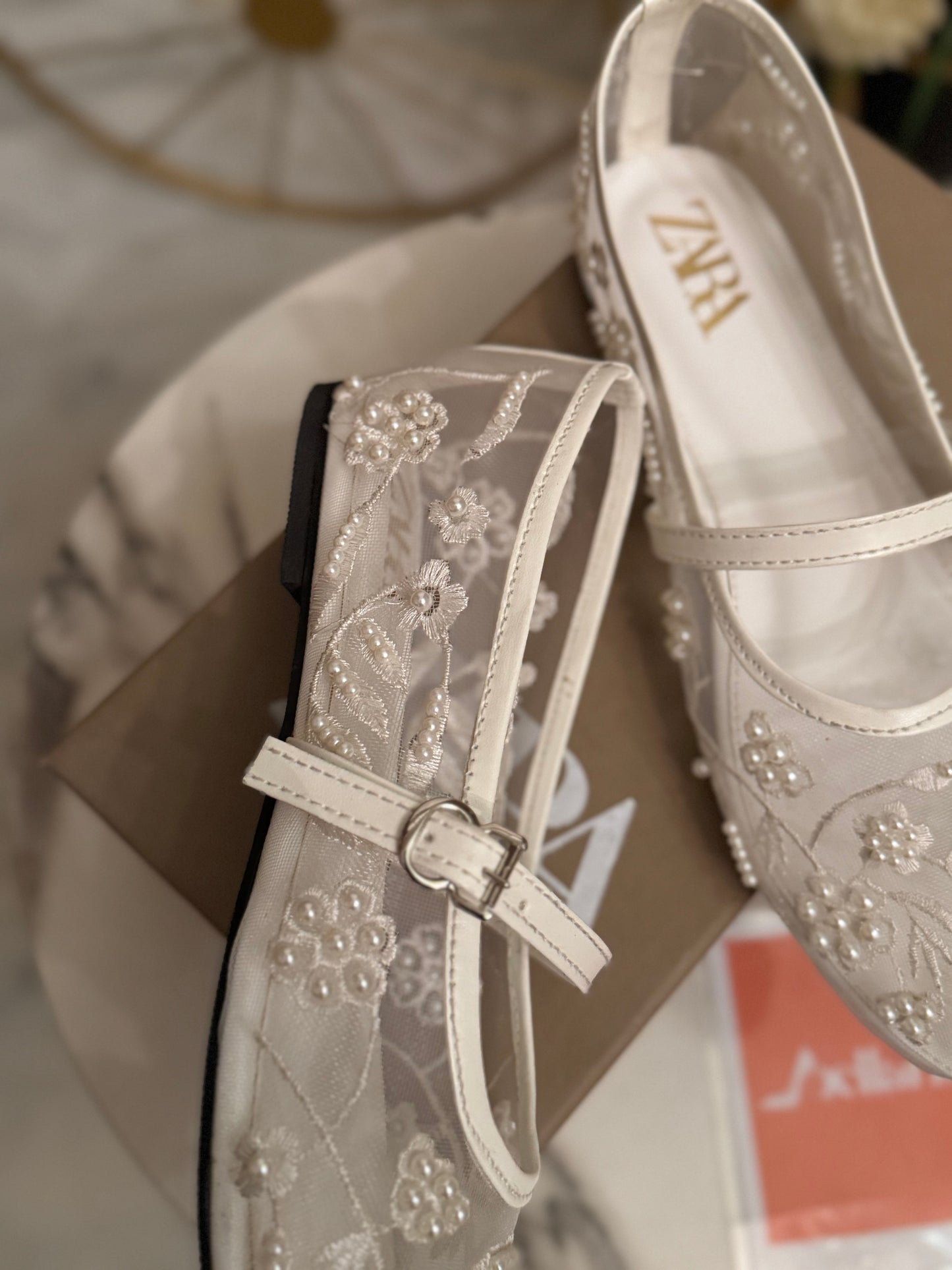 VELORIA PUMPS - White