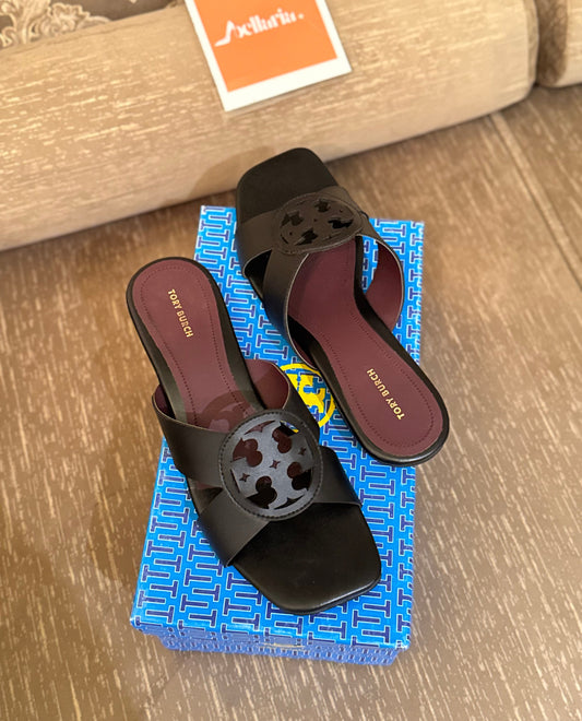 TR CRISSCROSS SANDALS - BLACK