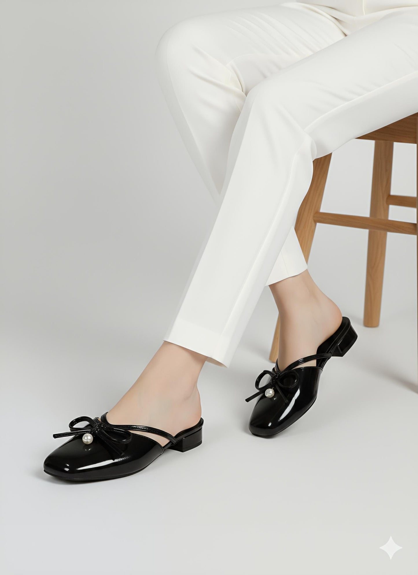 VINTAGE MULES - BLACK