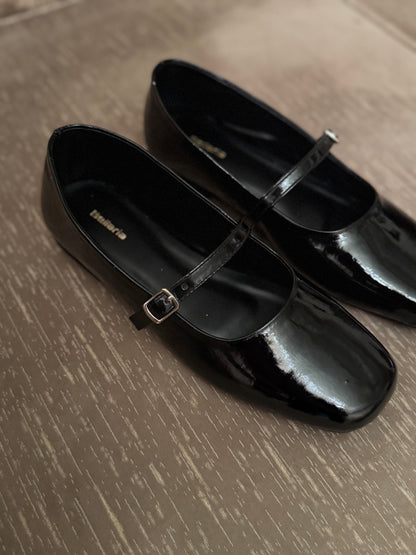 MONARCH PUMPS - Black