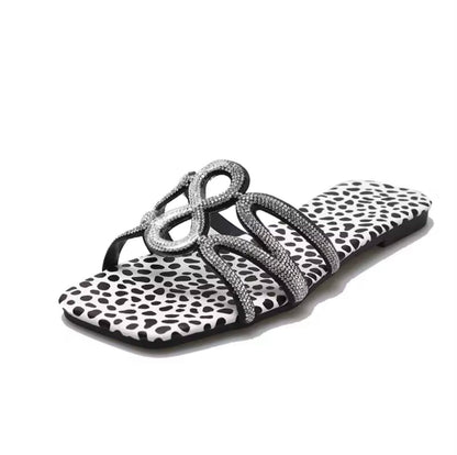 ZR LEERA FLATS