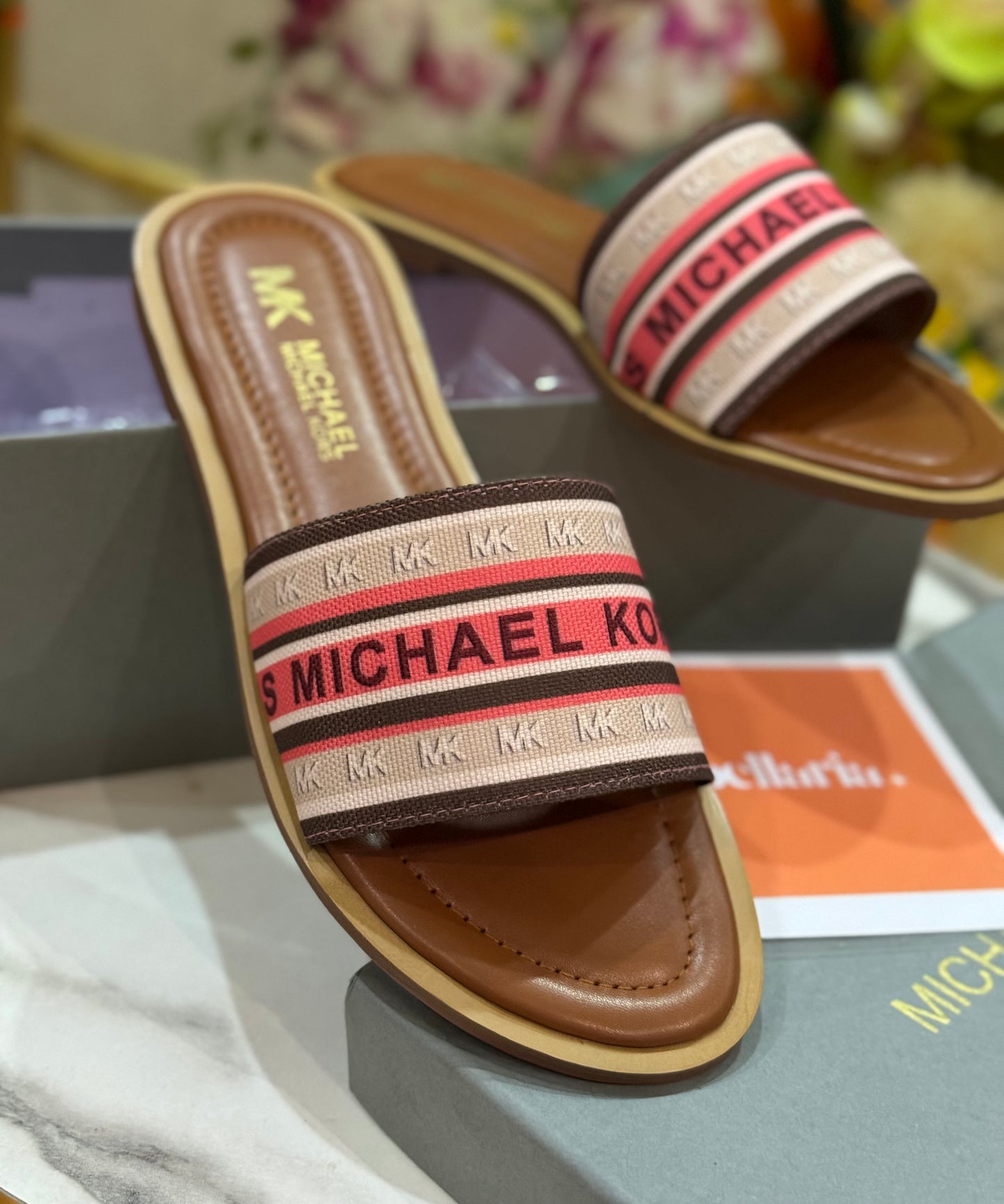 MK PARAGON - Brown