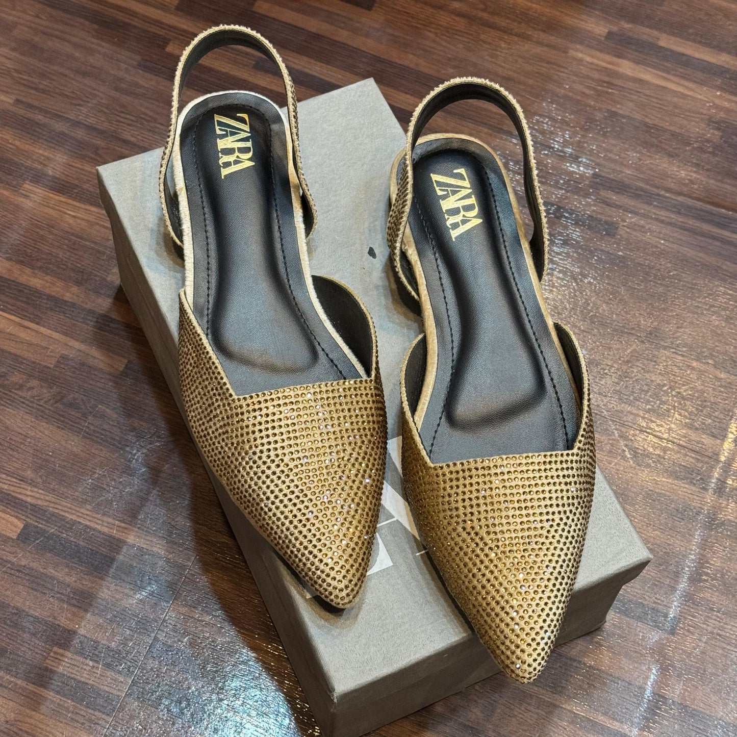 BELLARIA SHIMMER SLINGBACK PUMPS - GOLD