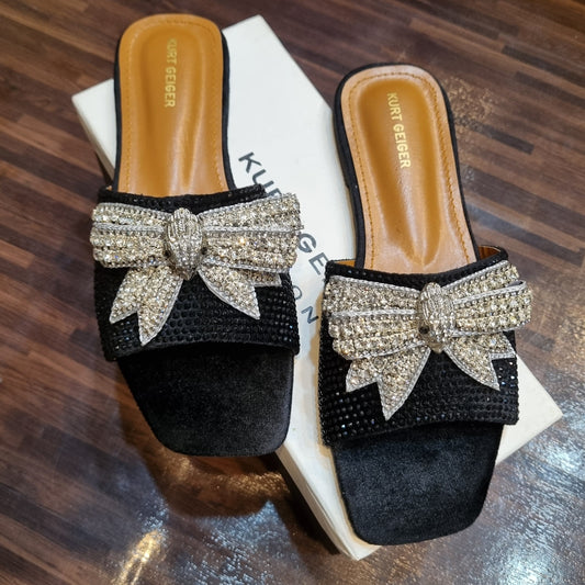 BELLARIA RHINESTONE BOW FLAT - BLACK